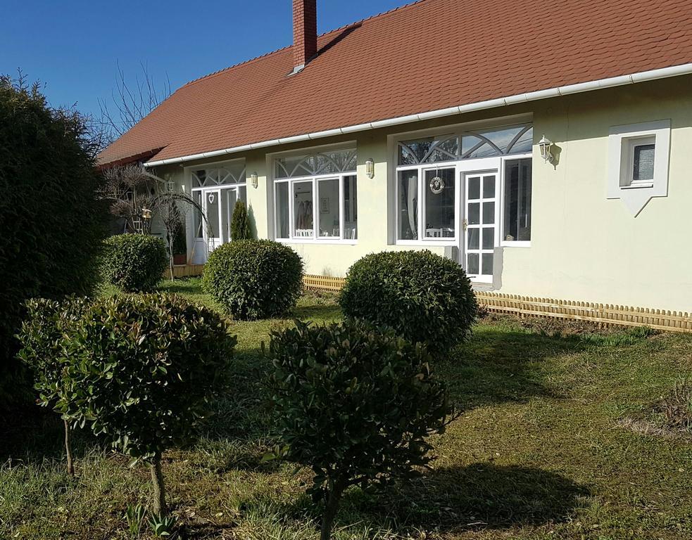 Zsigmond Vendeghaz Apartment Villány Екстериор снимка